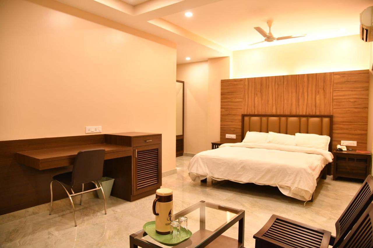 Hotel Prince Residency Bhuj Esterno foto