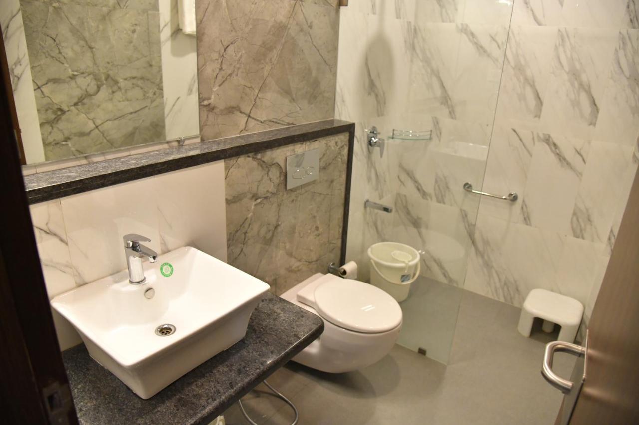 Hotel Prince Residency Bhuj Esterno foto
