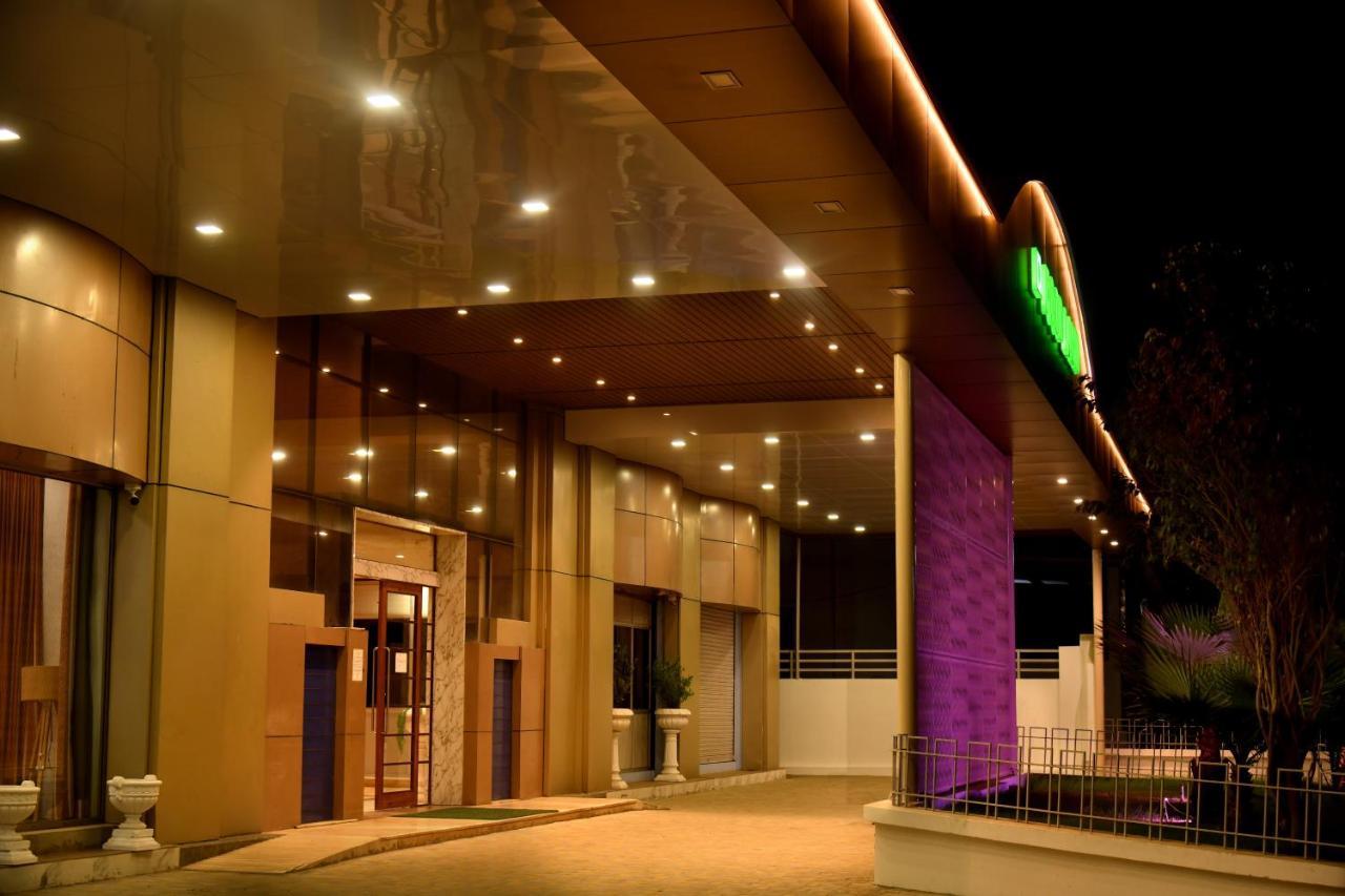 Hotel Prince Residency Bhuj Esterno foto