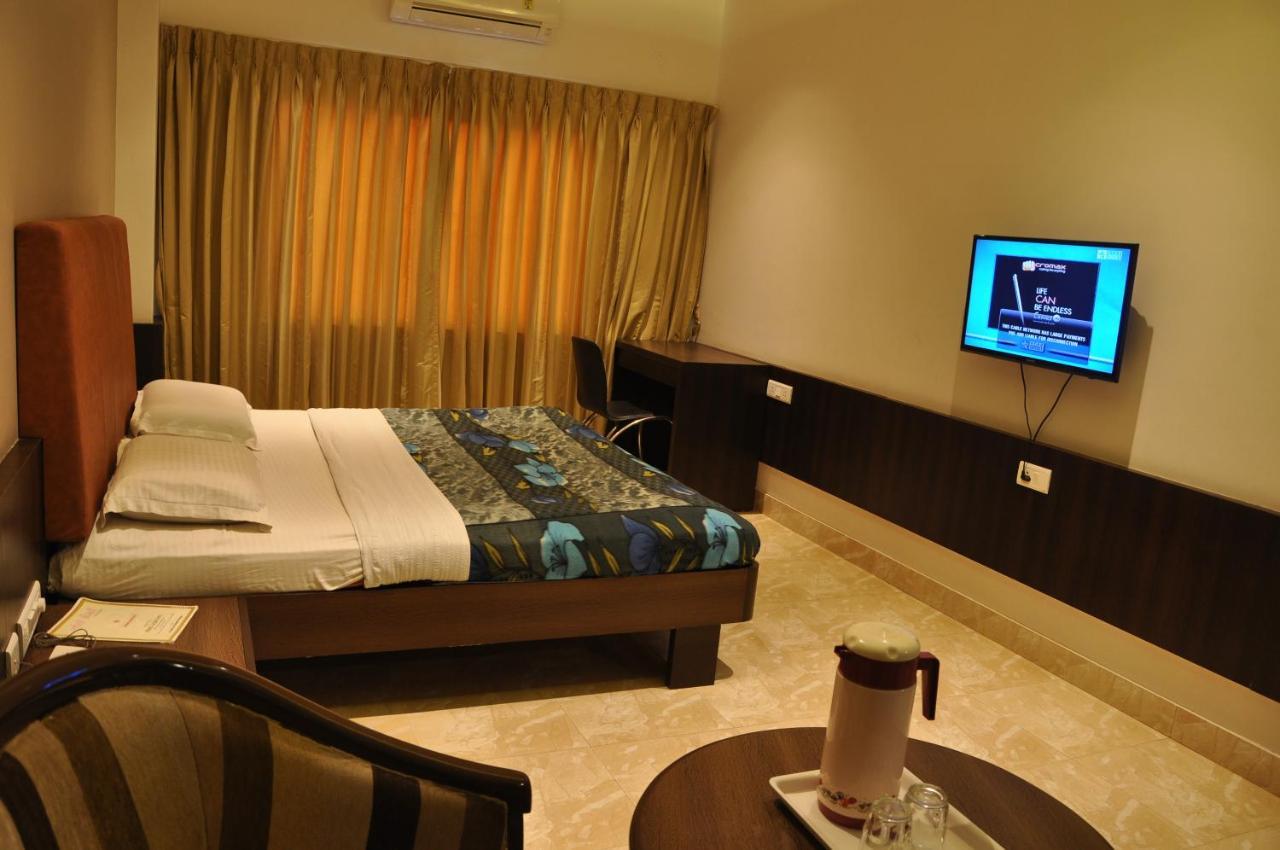 Hotel Prince Residency Bhuj Esterno foto