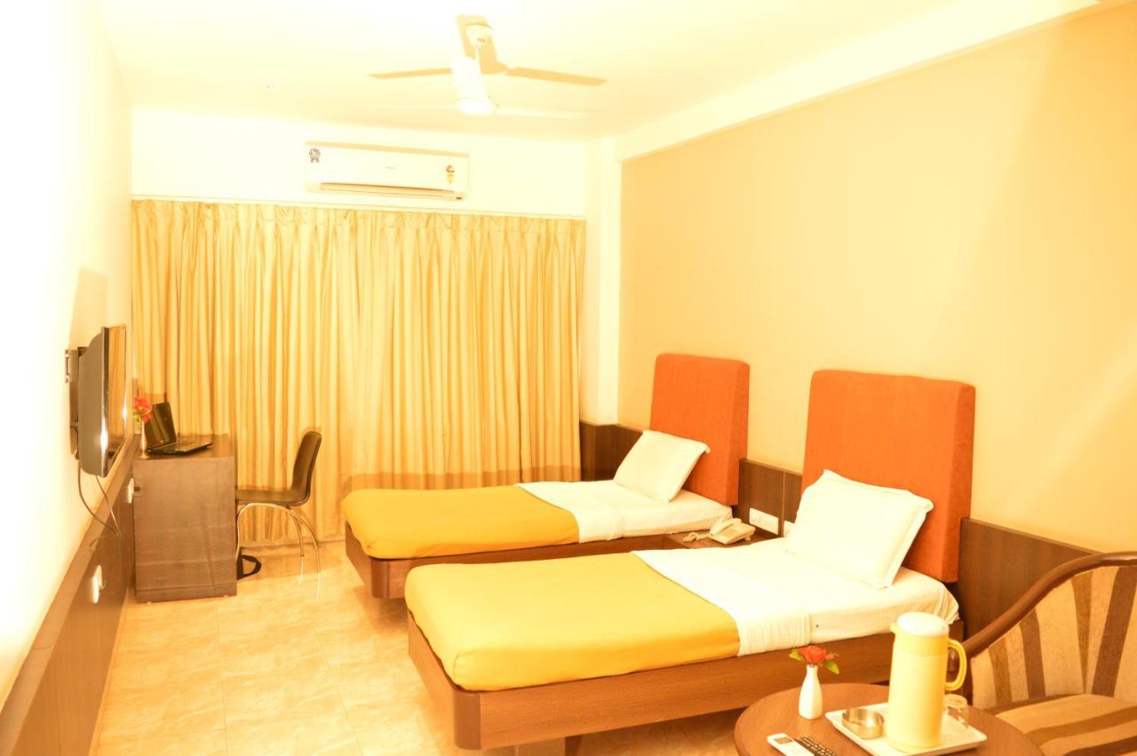 Hotel Prince Residency Bhuj Esterno foto
